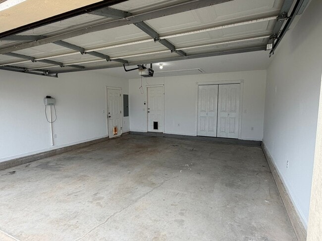Building Photo - 4428 Peach Tree