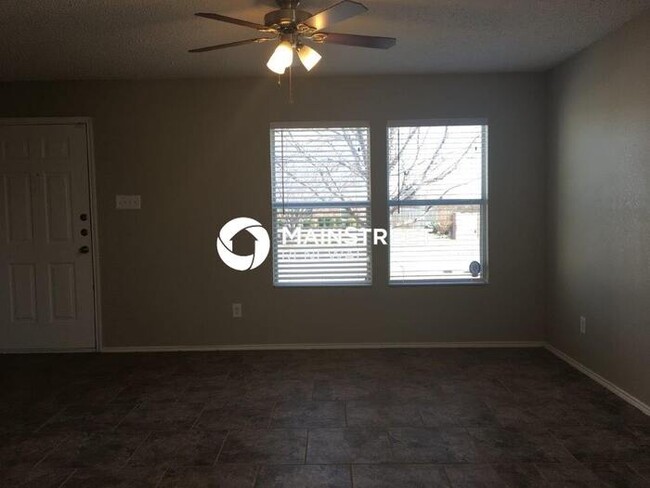 Building Photo - 3563 Saguaro Dr
