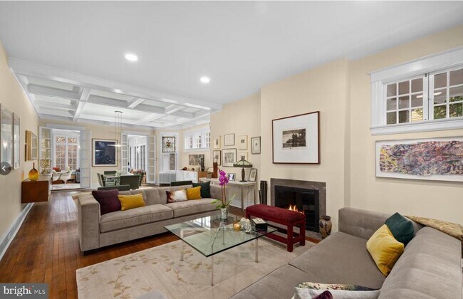 Building Photo - 3411 33rd Pl NW