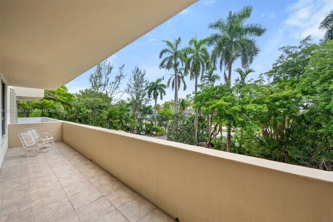 Building Photo - 10185 Collins Ave