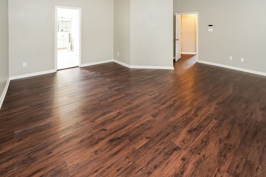 Building Photo - 16502 Wheatfield Dr