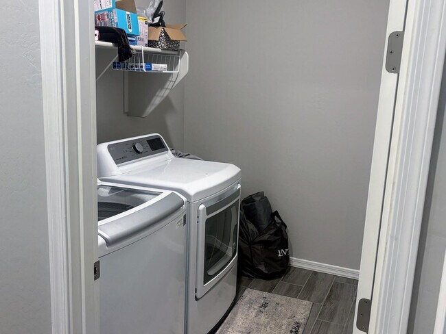 Building Photo - 35966 W Santa Monica Ave