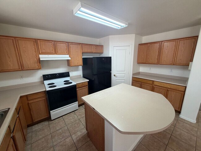 Building Photo - 6631 S 18th Ln