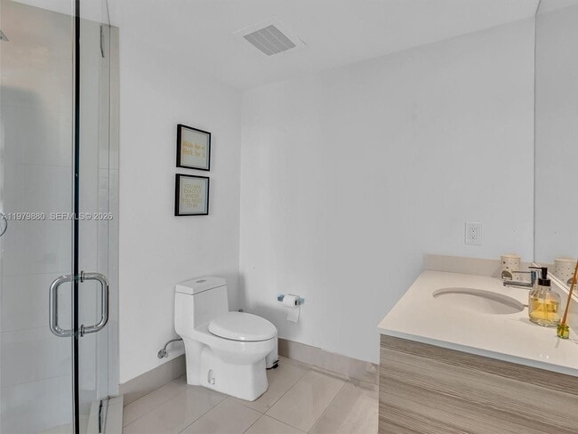 Building Photo - 121 NE 34th St