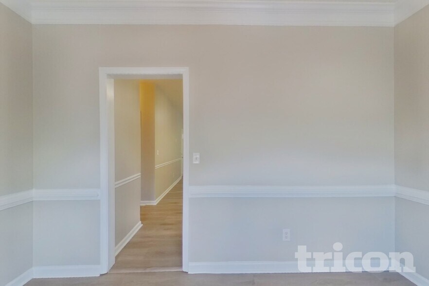 Building Photo - 12264 Crestwood Ct
