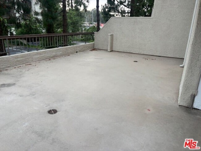 Building Photo - 8515 Falmouth Ave