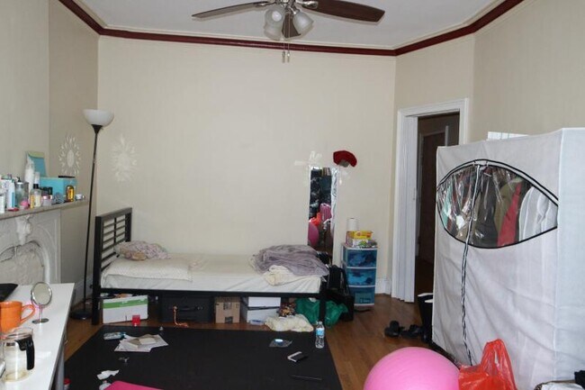 Building Photo - 448 Park Dr