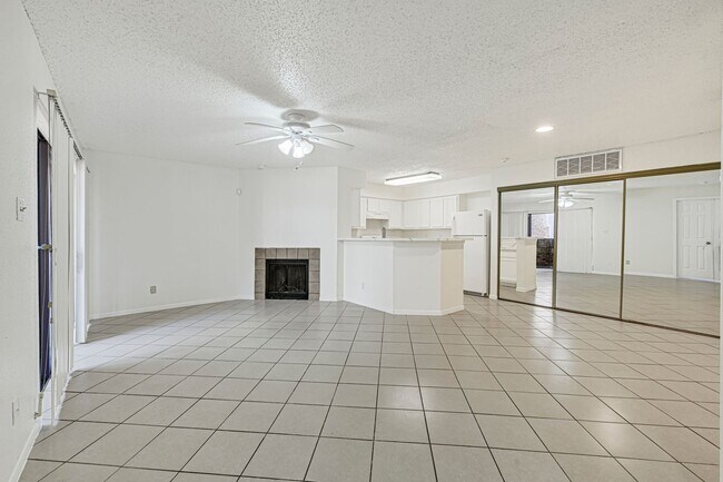 Building Photo - 2300 Old Spanish Trl