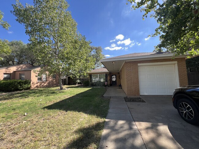 Building Photo - 2615 27th St