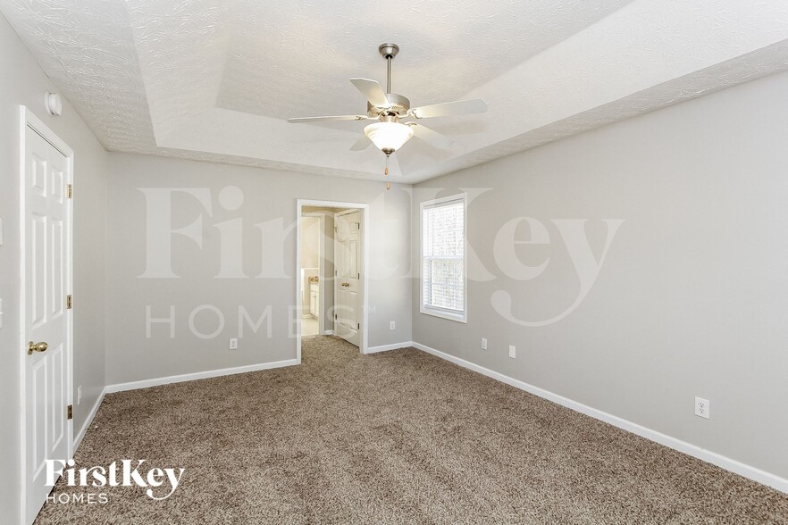 Building Photo - 4015 McEachern Cove Dr