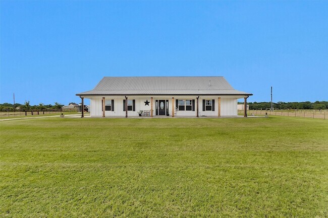 Building Photo - 7581 Cr333