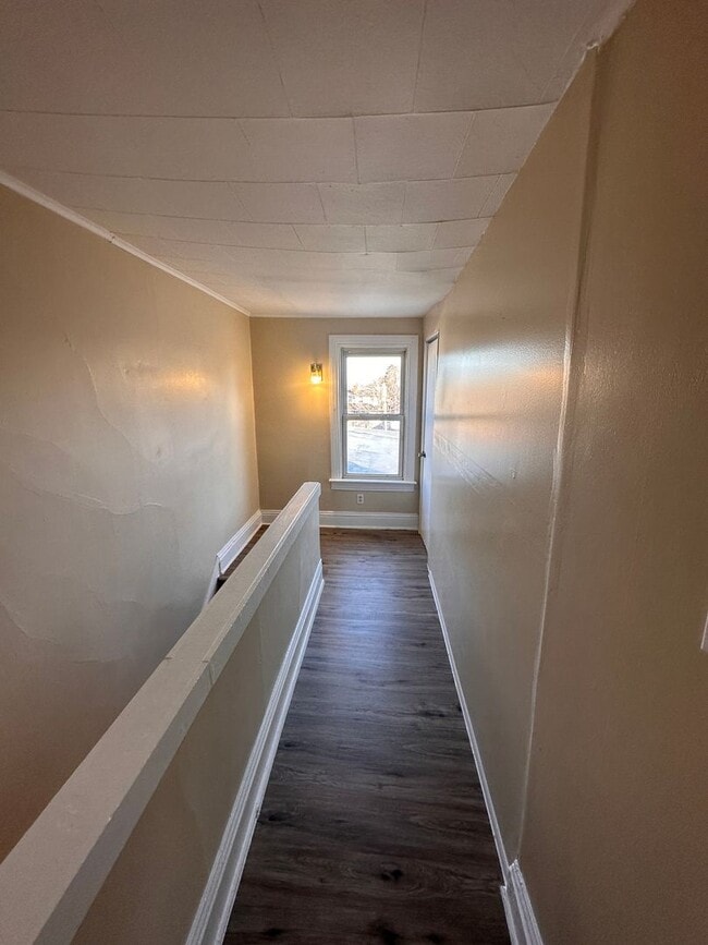 Building Photo - 121 N State St