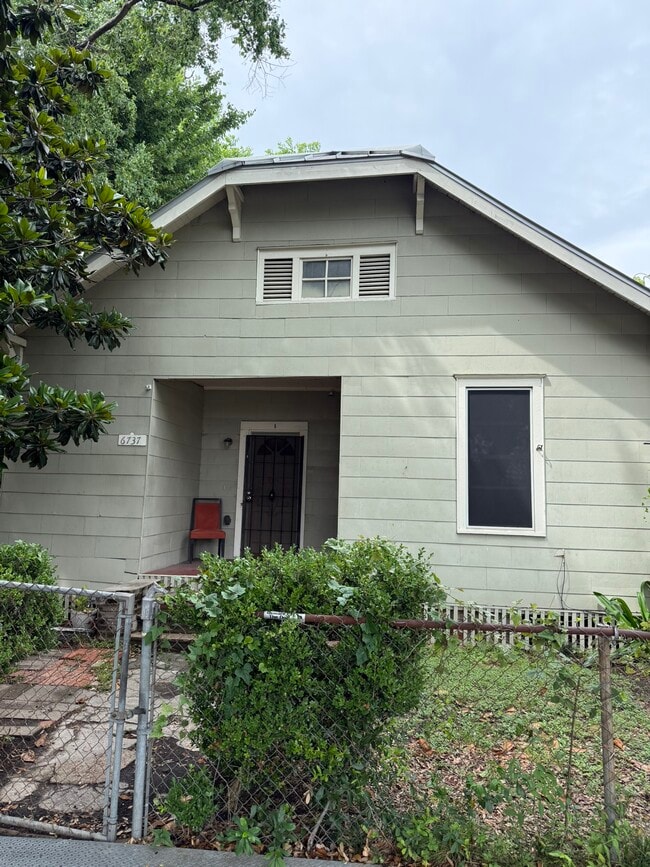 Building Photo - 6737 Ave E