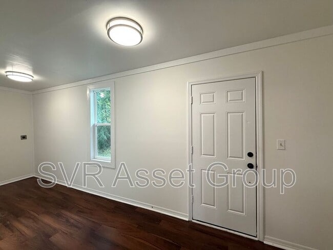 Building Photo - 6204 Terry Parker Dr N