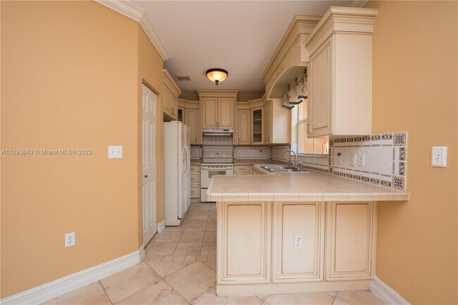 Building Photo - 731 SE 1st St