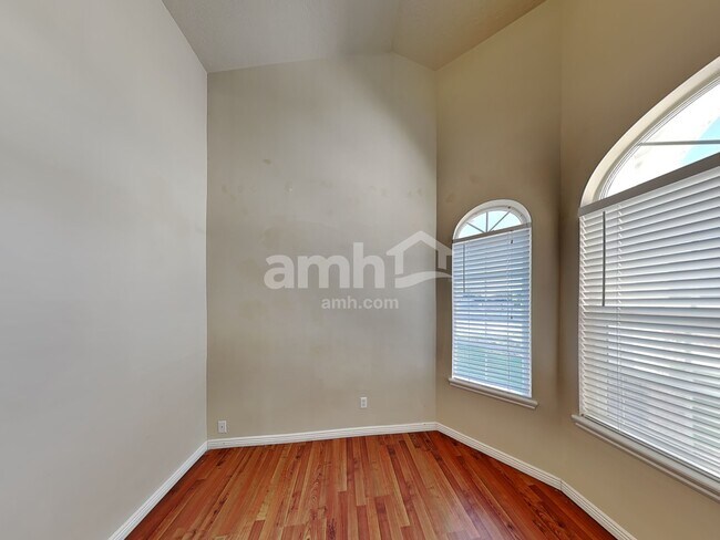 Building Photo - 3595 S Feulner Dr