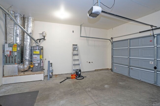 Building Photo - Spacious 4-Bedroom in Renton’s Serenity Ridge