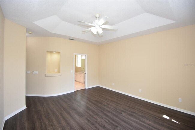 Building Photo - 10 Crampton Ct