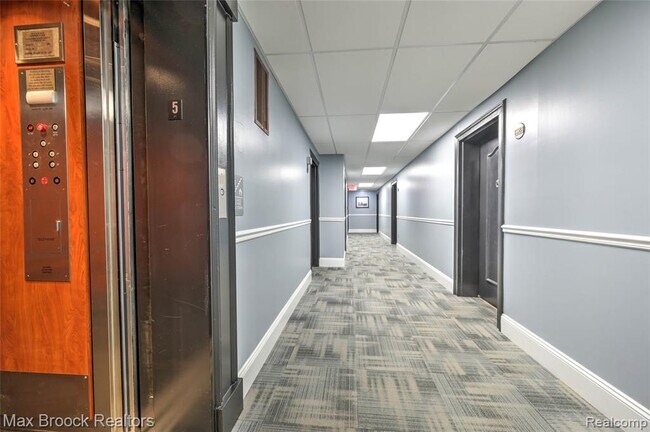 Building Photo - 35300 Woodward Ave