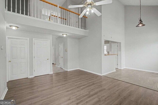 Building Photo - 665 Peachtree Trails Dr