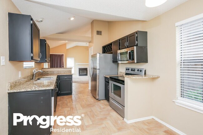 Building Photo - 7817 Clairmont Ave