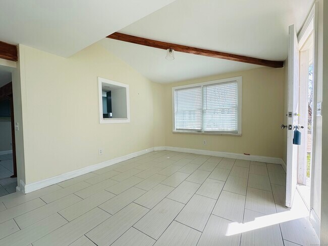 Building Photo - 31 Brainerd Rd