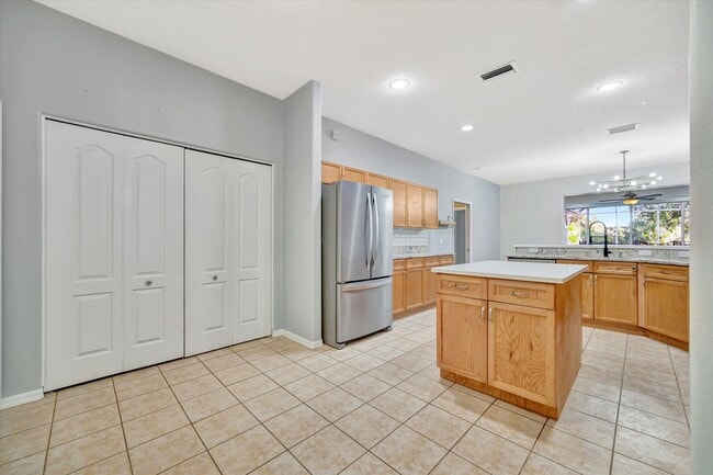 Building Photo - Beautiful 4 bed/ 2.5 bath Rental ~ Sarasota