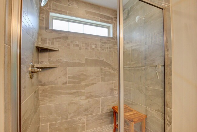 Building Photo - 715 Jodine Ann Dr