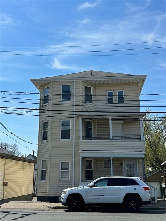 Building Photo - 539 Washington St