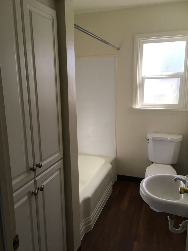 Building Photo - 19453 Hill St