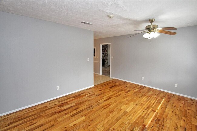 Building Photo - 4905 Annistown Rd