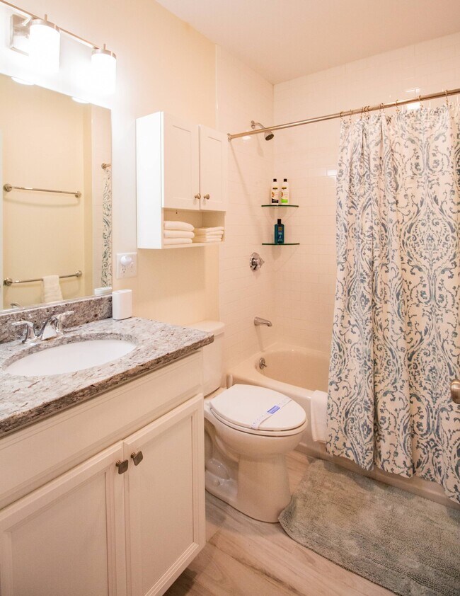 Building Photo - 1008 Tremont St