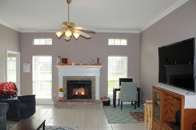 Building Photo - 63 Norwich Cir