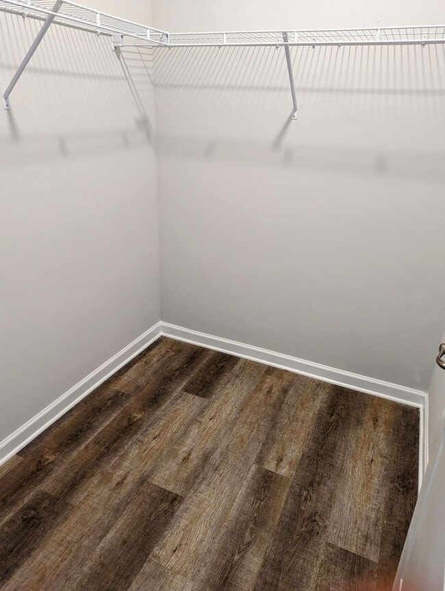 Building Photo - Beautiful 2 Bedroom 2 Bath off of Meriweather Road** Rent Special**