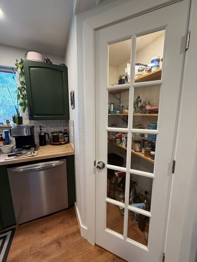 Building Photo - Spacious 4 Bed/3 Single Family Home in SW Bend - Large Backyard