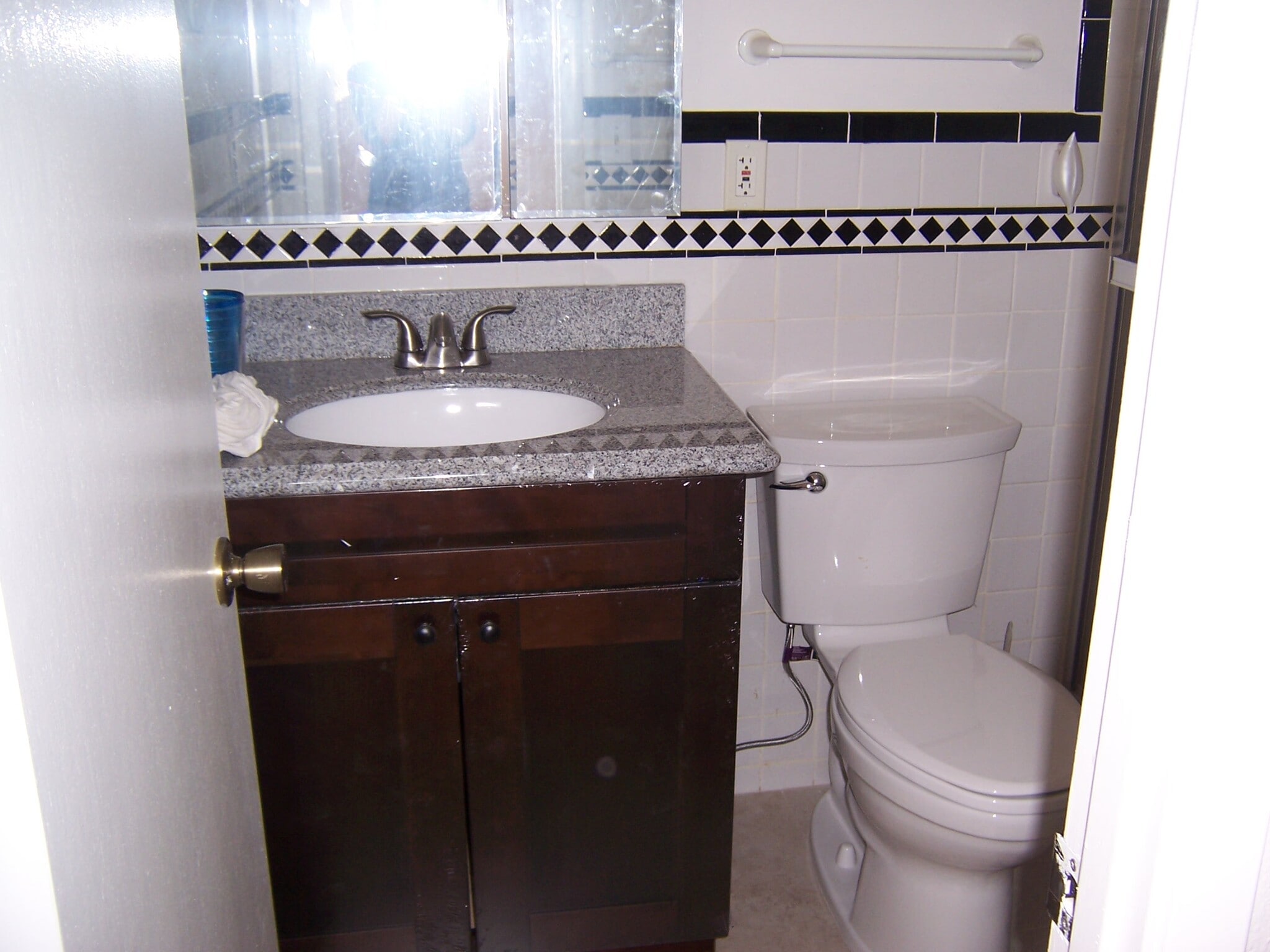 Building Photo - 15157 Jenell St