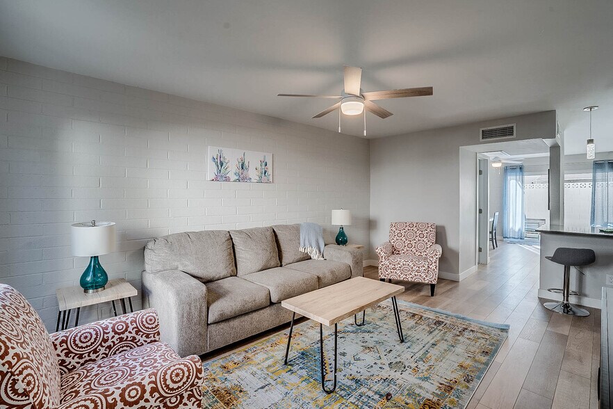 Building Photo - 4848 N Woodmere Fairway