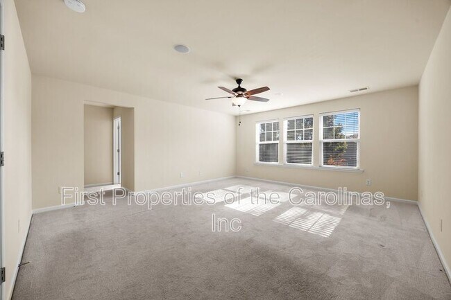 Building Photo - 6012 Thorburn Way