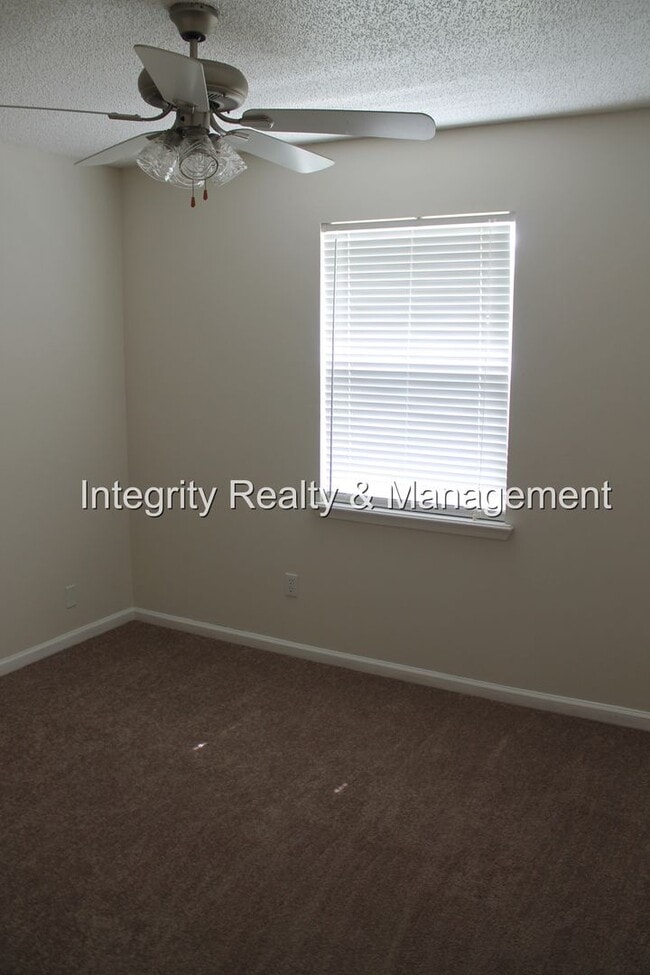 Building Photo - 3 bed/2.5 bath in Lake Asbury