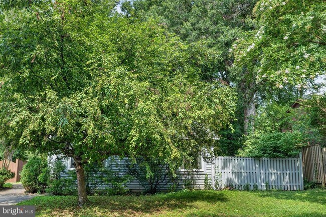 Building Photo - 6 Youngs Farm Ct