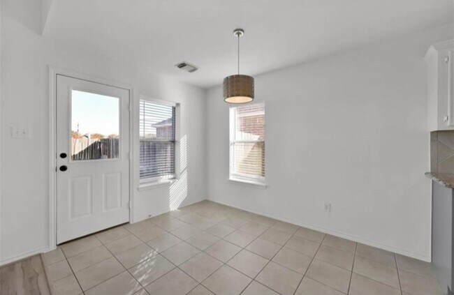 Building Photo - 22056 Knights Cove Dr