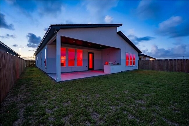 Building Photo - 2610 Lady Andrea Dr