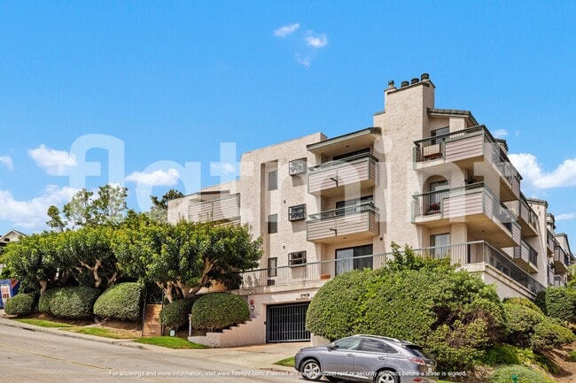 Building Photo - 3903 California St