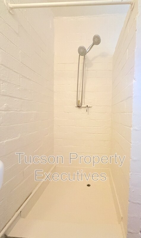 Building Photo - 3168 E Benson Hwy