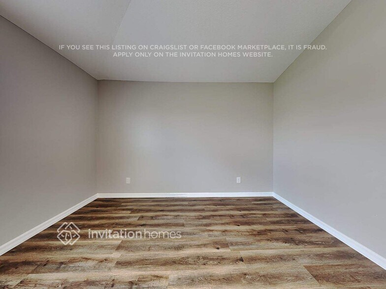 Building Photo - 1227 SW 7th Ct