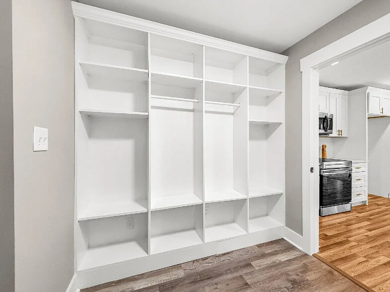 Building Photo - 6305 Lucille Dr