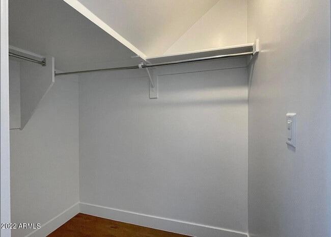 Building Photo - 3215 E Flower St