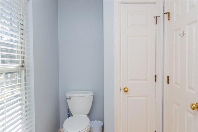 Building Photo - 118 Fox Run Dr