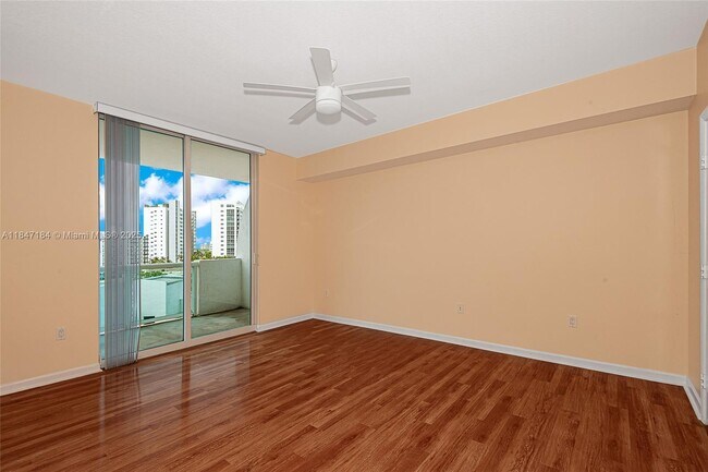 Building Photo - 7900 Harbor Island Dr