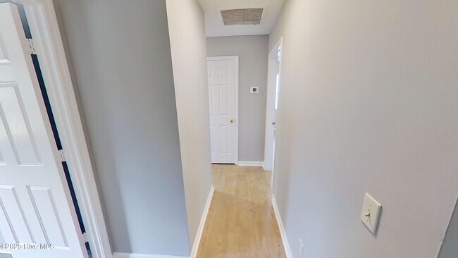 Building Photo - 5326 Park Ave